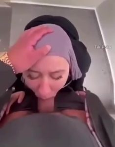 ساک زدن محجبه سکسی